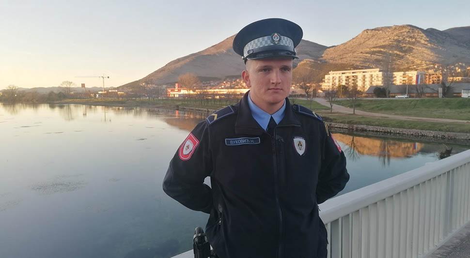 Ekskluzivna ispovijest za "Avaz": Kako je mladi policajac Nenad Vuković spasio djevojku iz Hrvatske