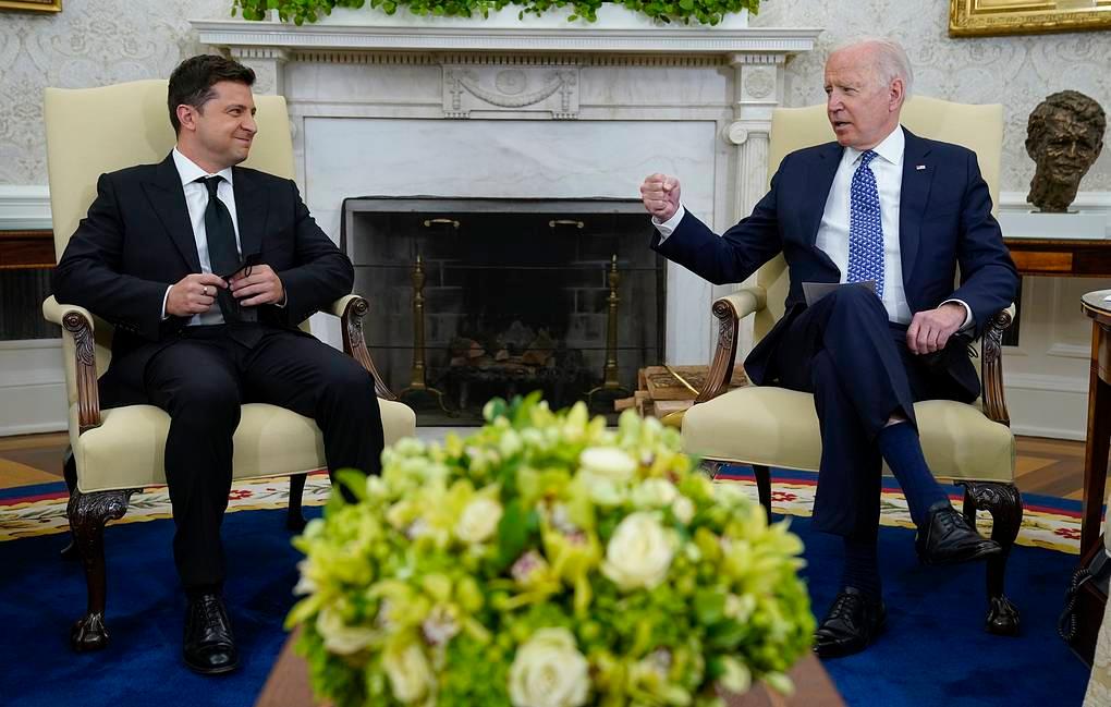 Bajden poručio predsjedniku Ukrajine: SAD i partneri će odlučno reagovati ako Rusija napadne