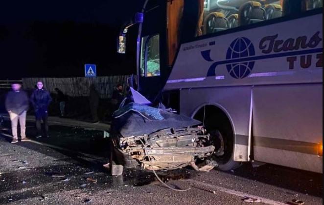 Stravičan sudar kod Olova: Poginula jedna osoba, saobraćaj obustavljen