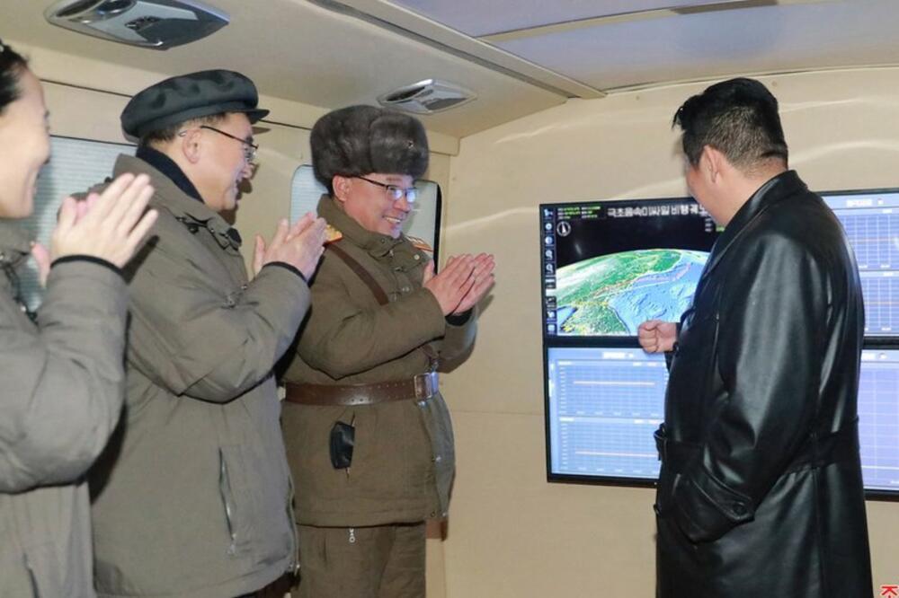 Kim Jong Un nadgledao treće lansiranje hipersonične rakete - Avaz