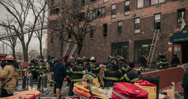 U Bronksu identificirano 17 poginulih osoba u smrtonosnom požaru, među kojima su i djeca
