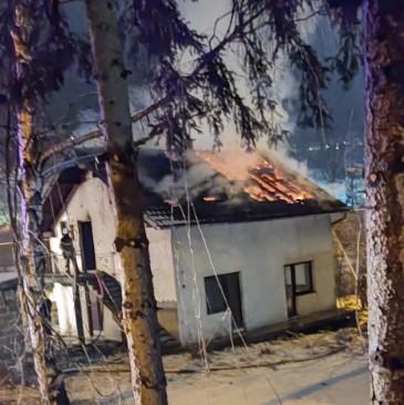 Vatrogasci ugasili požar na kući u Vogošći, nema povrijeđenih