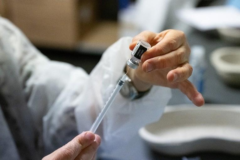 EMA je u oktobru odobrila buster doze "Pfizer-BioNTechove" vakcine za sve osobe starije od 18 godina - Avaz