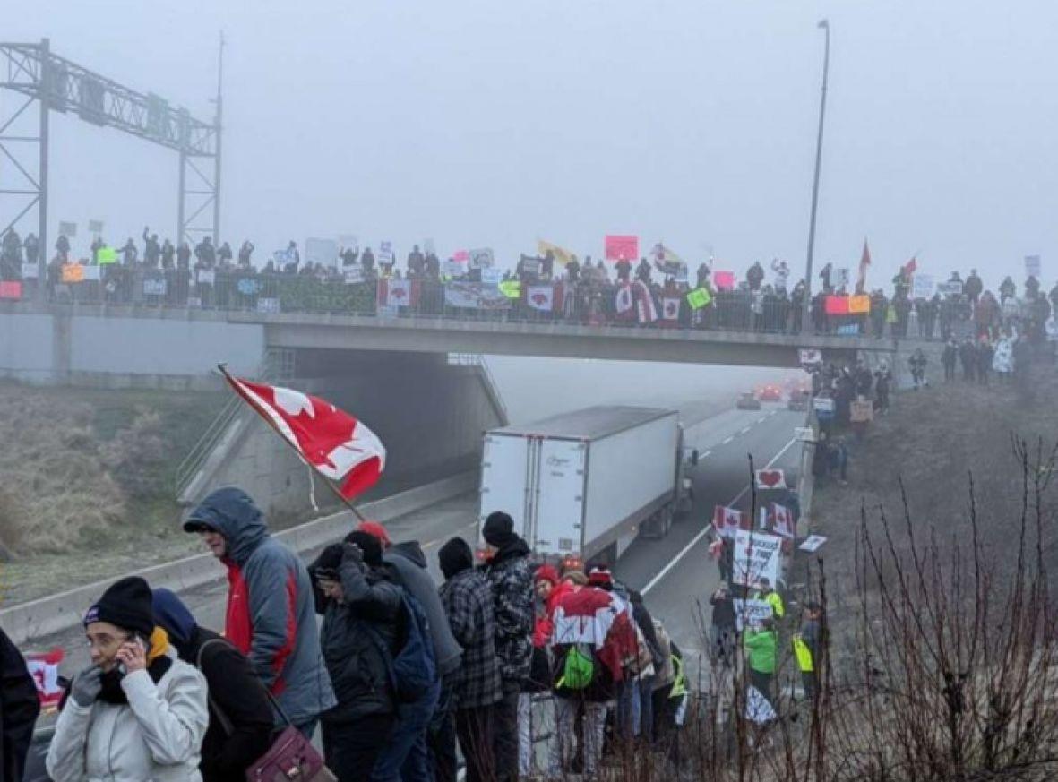 Kanadska policija uklanja i preostale demonstrante sa granice sa SAD