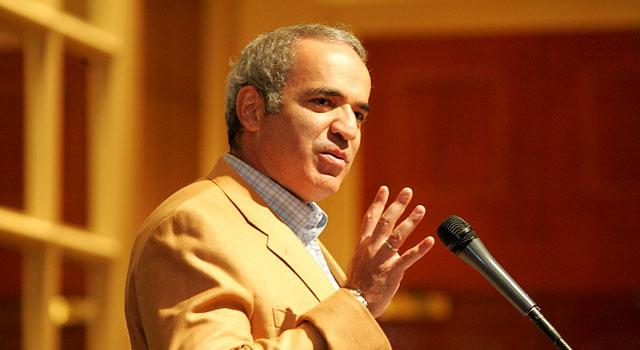 Kasparov: Putin želi sukob jer mu je potreban, nadam se da će mu se suditi u Hagu