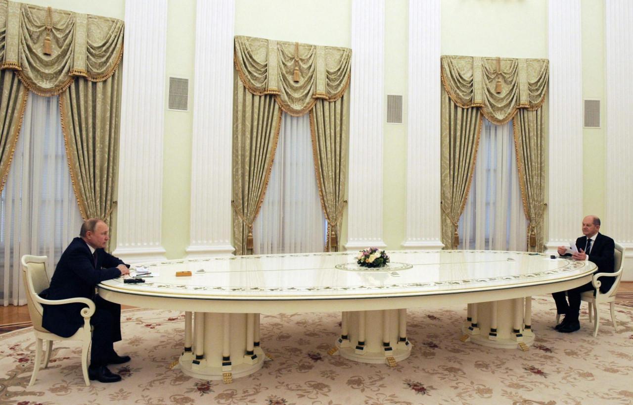 Vladimir Putin i Olaf Scholz na nedavnom sastanku u Kremlju - Avaz