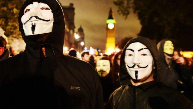 Anonymous: Nastavimo napade - Avaz