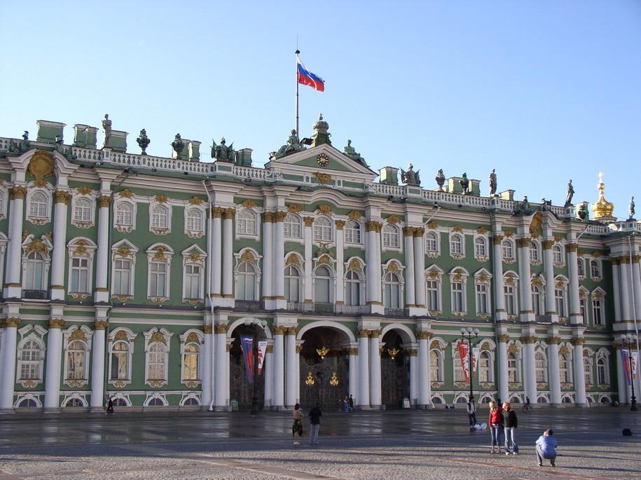 "Ermitaž" u Sankt-Peterburgu - Avaz