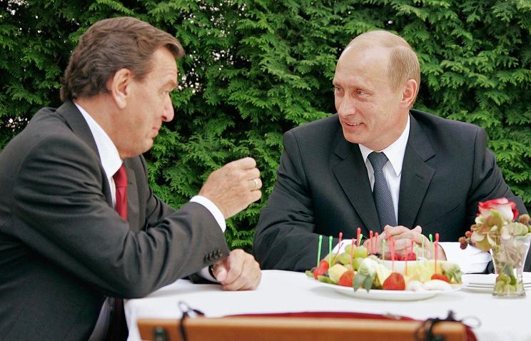 Novi detalji misterioznog susreta Gerharda Šredera i Vladimira Putina