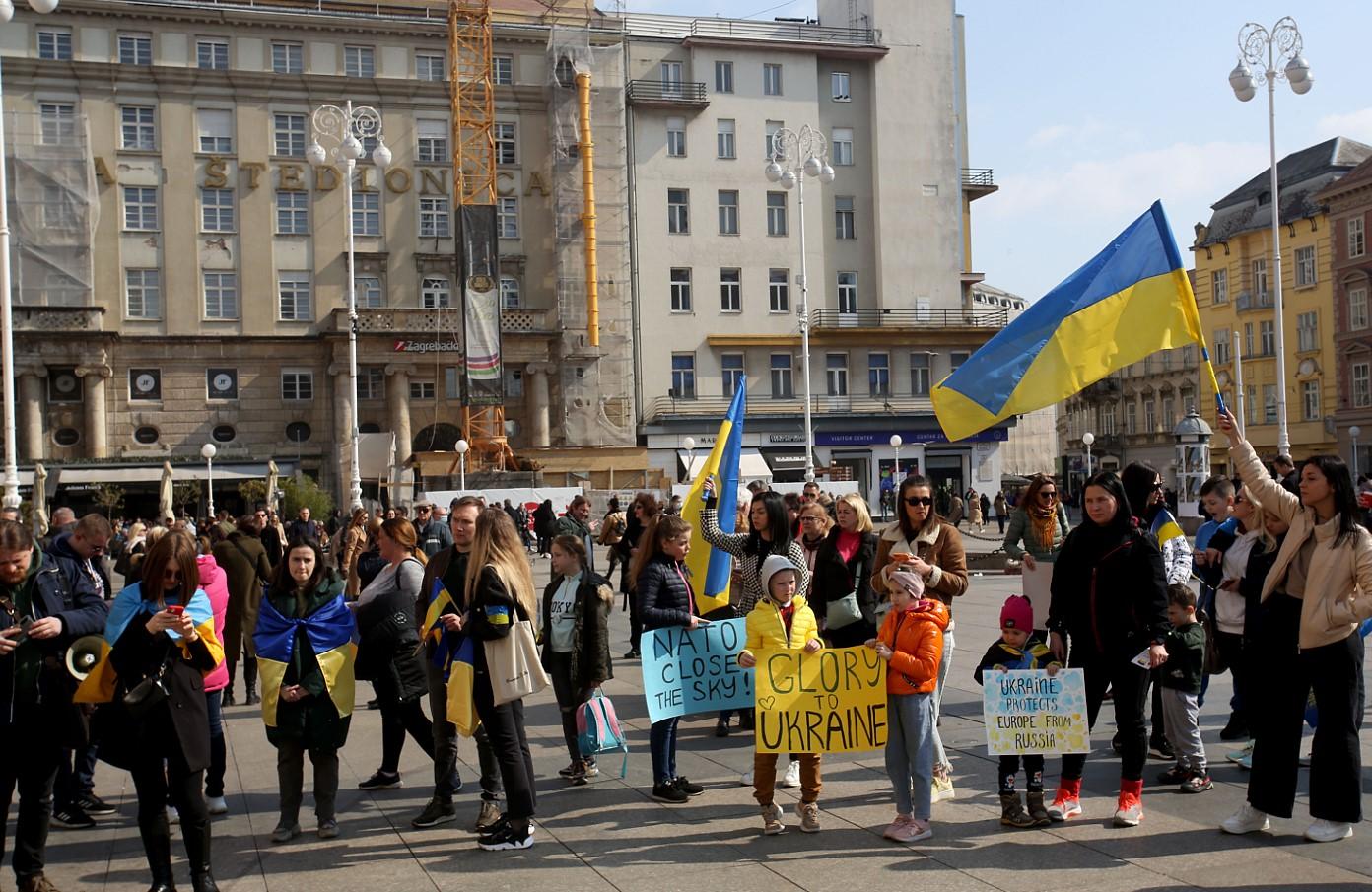 Ukrajinci i Bjelorusi u Zagrebu zajedno protestuju protiv rata