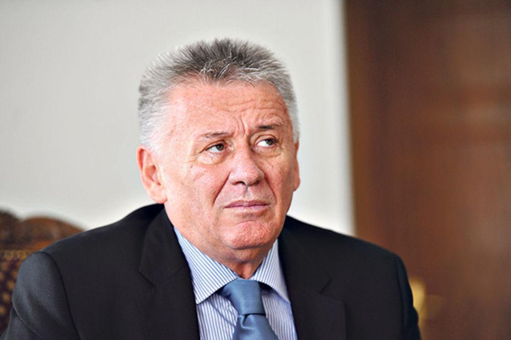Bivši srbijanski ministar Velimir Ilić hitno primljen u bolnicu