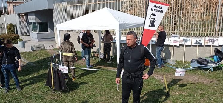 Davor Dragičević stigao u Sarajevo: Ispred Tužilaštva BiH postavio šator