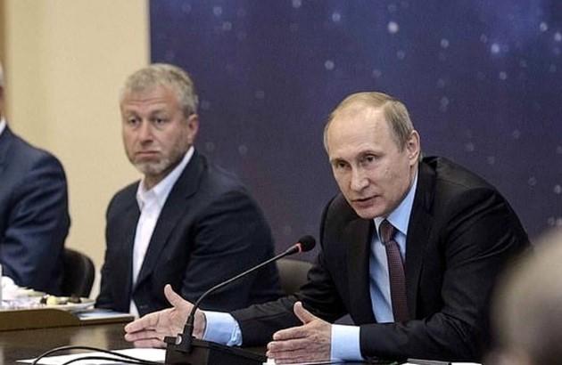 Tajna misija Abramoviča: Putin preko milijardera prijetio Zelenskom i Ukrajini