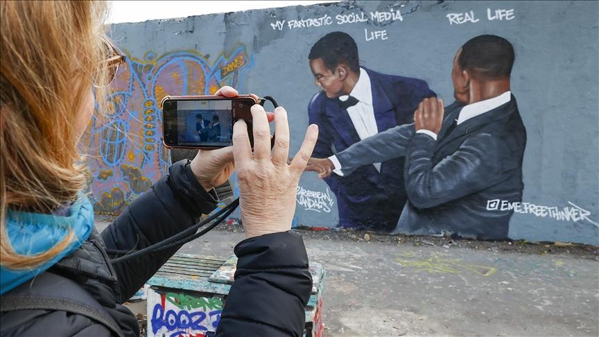 Ostatke Berlinskog zida danas krase djela brojnih svjetskih street art umjetnika - Avaz
