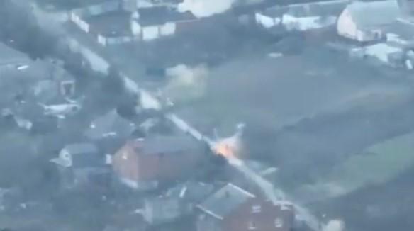 Ukrajinska vojska objavila snimak: Pogledajte kako Azov uništava ruske tenkove