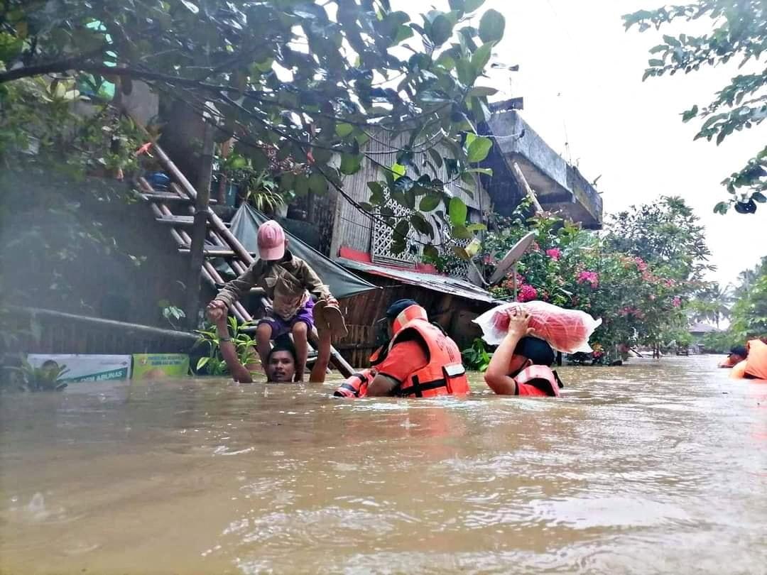 U tropskoj oluji na Filipinima poginulo najmanje 138 ljudi, nestalo 103 osoba