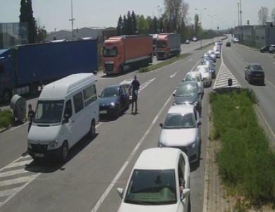 Kolone vozila na graničnim prijelazima Bosanska Gradiška, Gradina, Bosanski Brod, Velika Kladuša