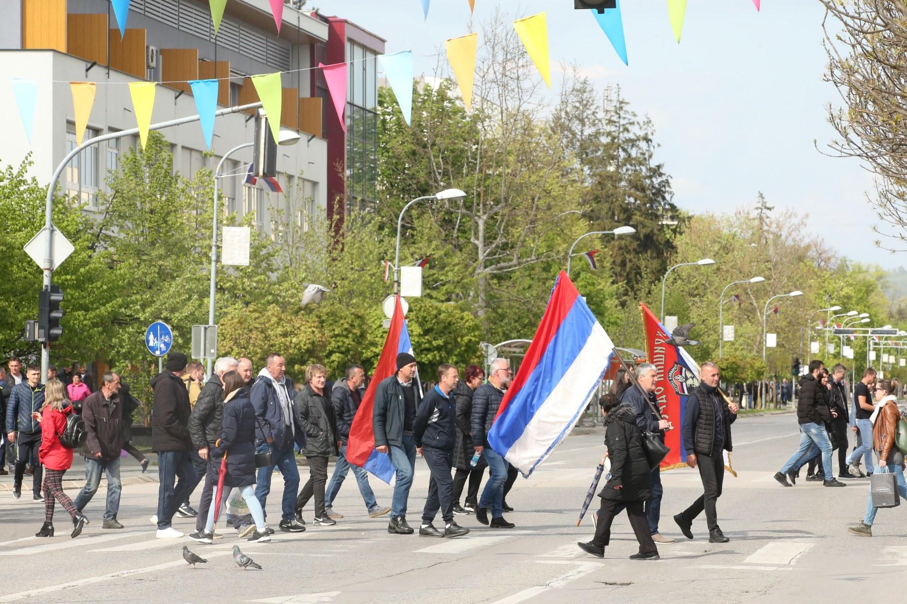 Učesnici skupa "Sloboda" pristižu na Trg Krajine - Avaz