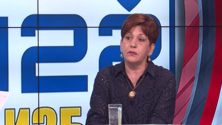 Alma Čolo: Asim Sarajlić je napustio pozicije u stranci i nije više član SDA - Avaz