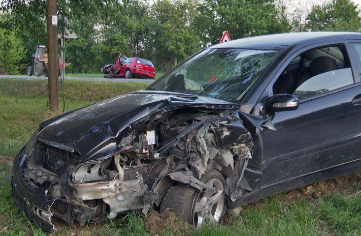 Teška saobraćajna nesreća kod Bijeljine: Povrijeđena djevojka prevezena na UKC Banja Luka