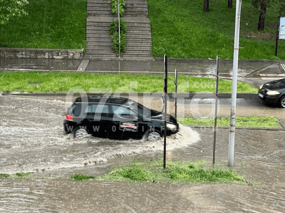 Poplavljene saobraćajnice - Avaz