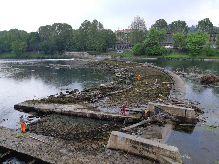Rekordno niski vodostaji rijeke Po, ispod vode otkrivene zidine srednjovjekovnog grada