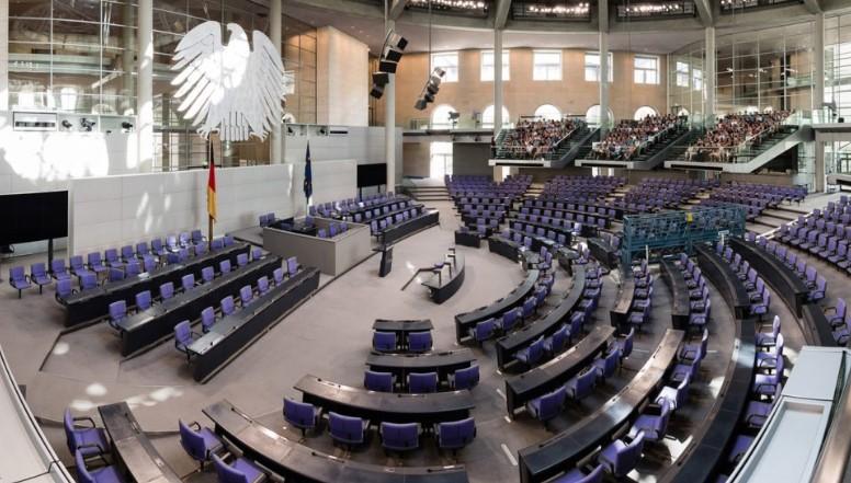 Iz Bundestaga ukradene slike bivšeg njemačkog kancelara