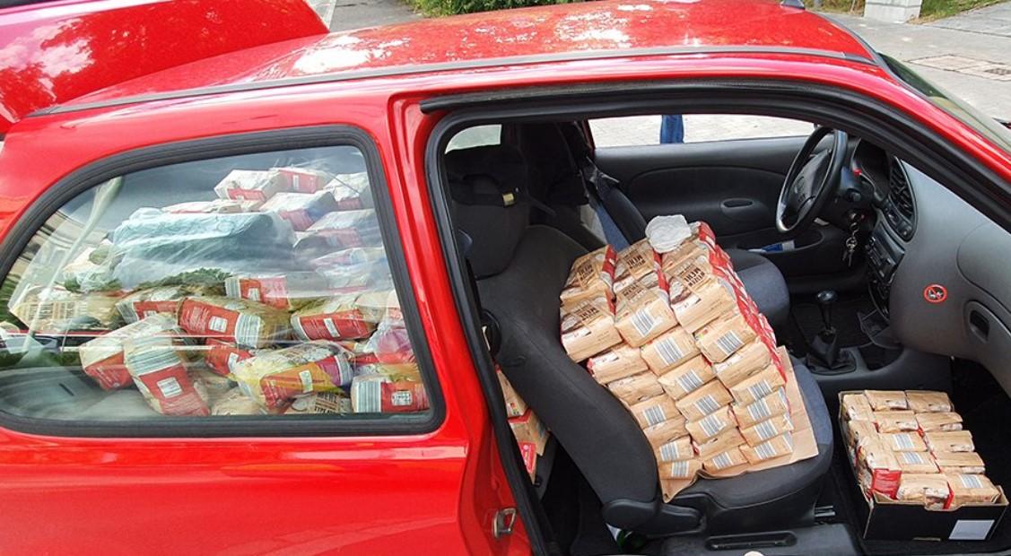 Vozač automobila u Nurnbergu je u automobil natovario 400 kilograma brašna - Avaz