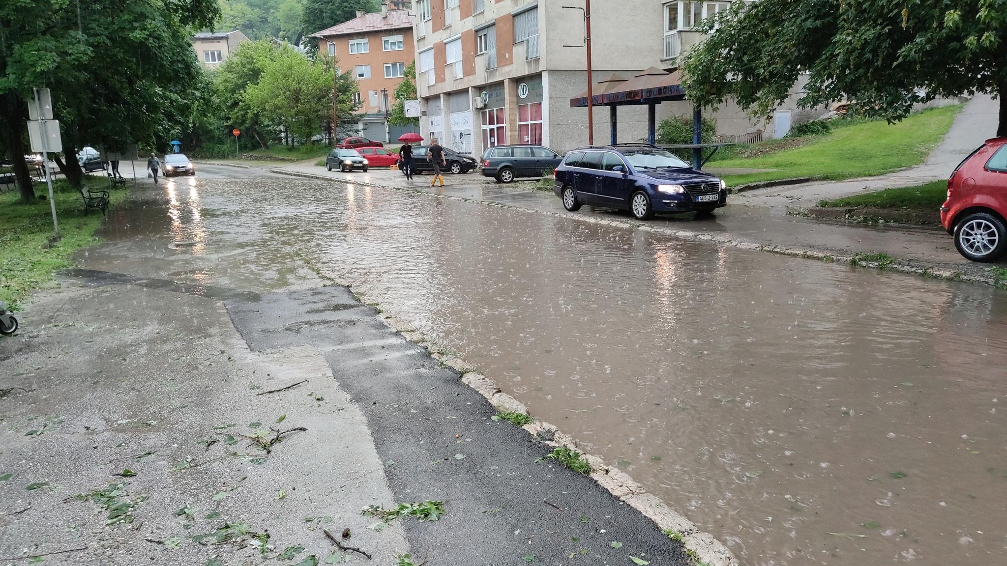 Poplavljene ulice - Avaz