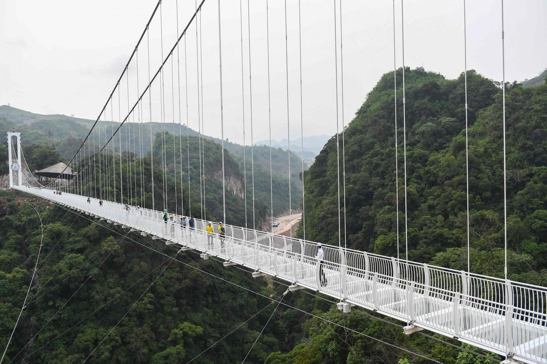 Most u Vijetnamu - Avaz