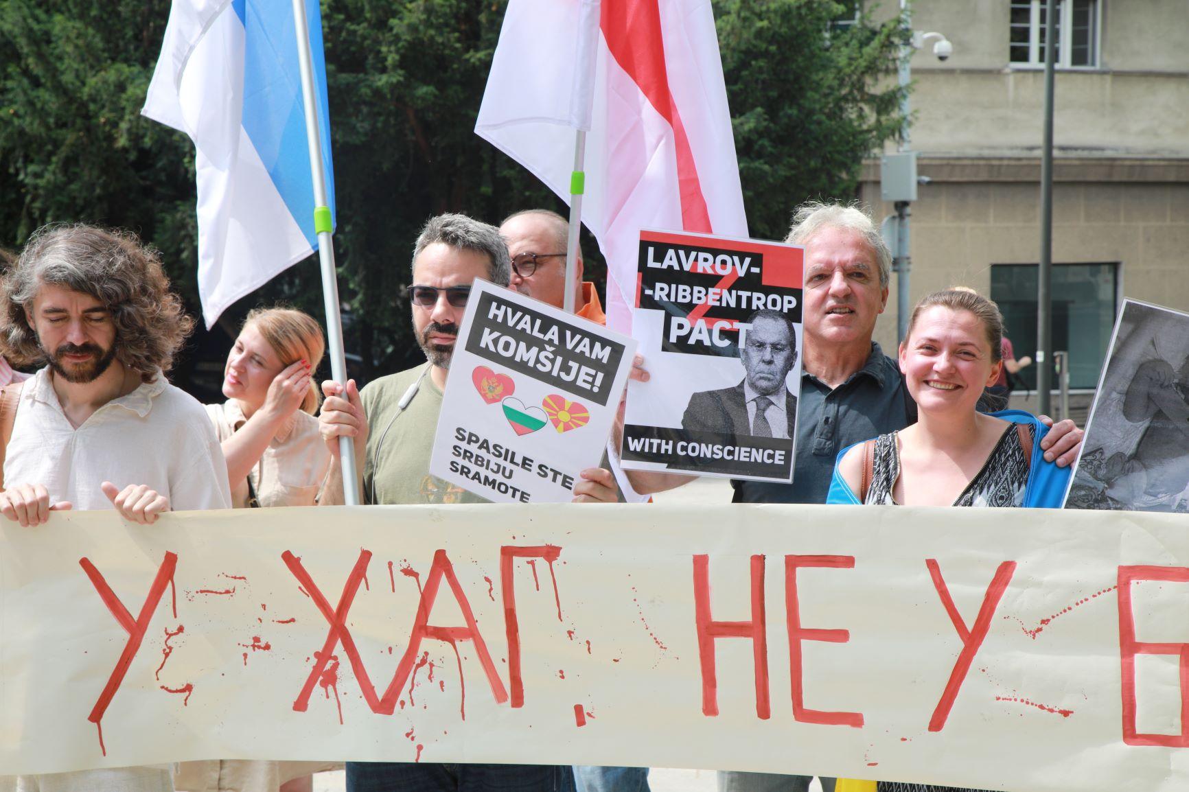Neformalna grupa građana "Rusi, Ukrajinci, Bjelorusi i Srbi zajedno protiv rata" protiv dolaska Sergeja Lavrova u Srbiju - Avaz