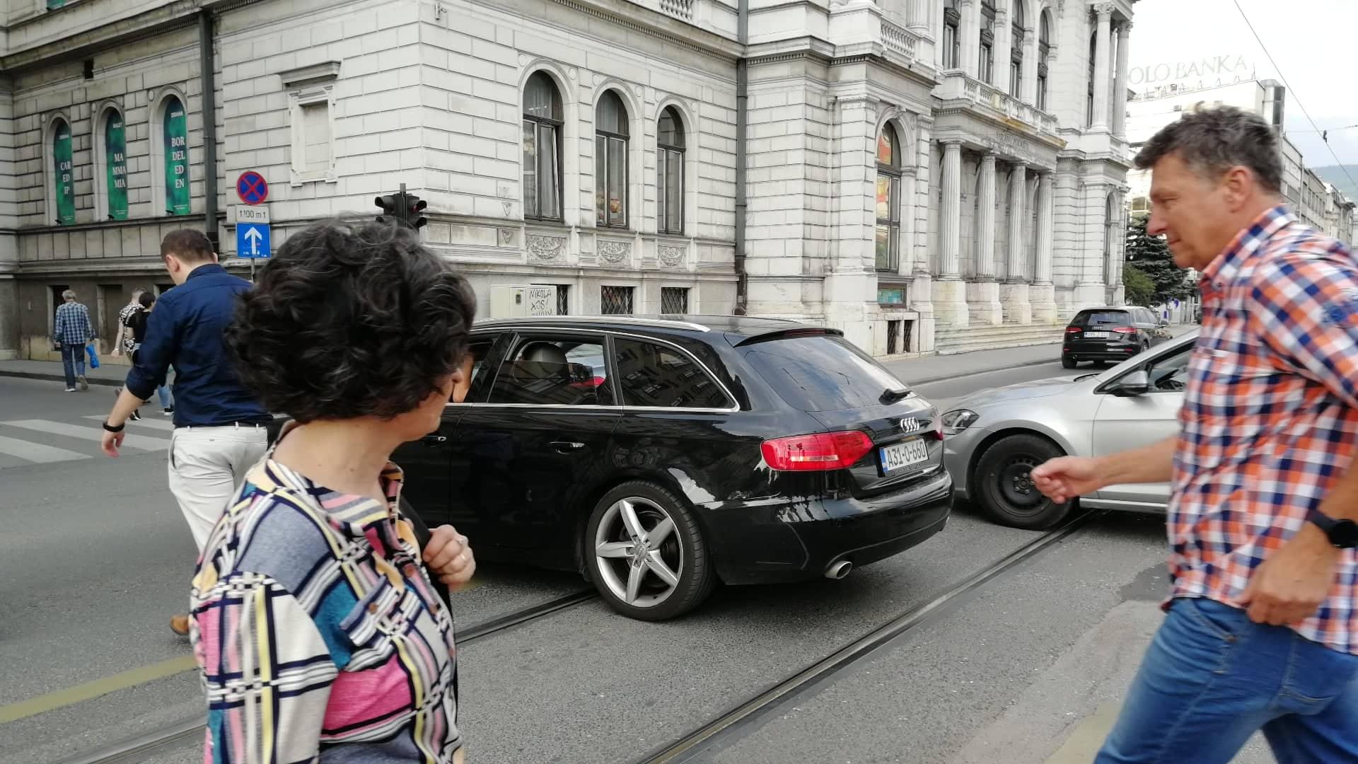 Saobraćajna nesreća u centru Sarajeva: Zaustavljen tramvajski saobraćaj