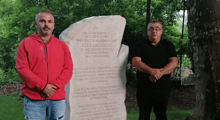 Salko Juklo s Murizom Memićem posjetio spomenik rahmetli Dženanu: Ovo je mjesto istine, ali i najveće laži u povijesti pravosuđa