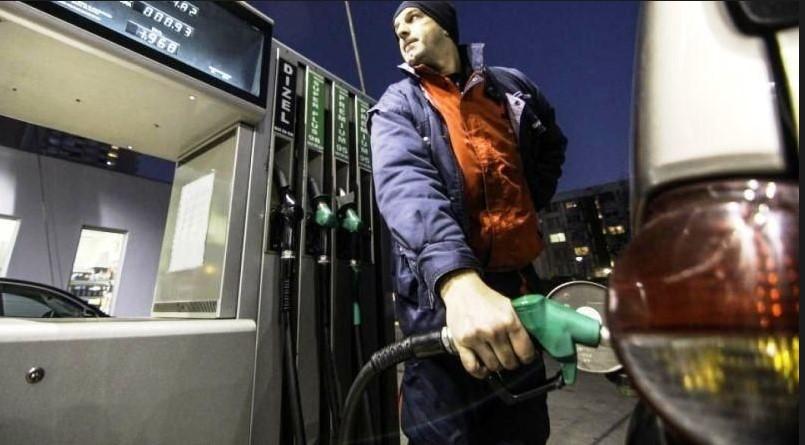 S litra goriva koji košta oko 3,50 KM država ubire pola marke PDV-a - Avaz
