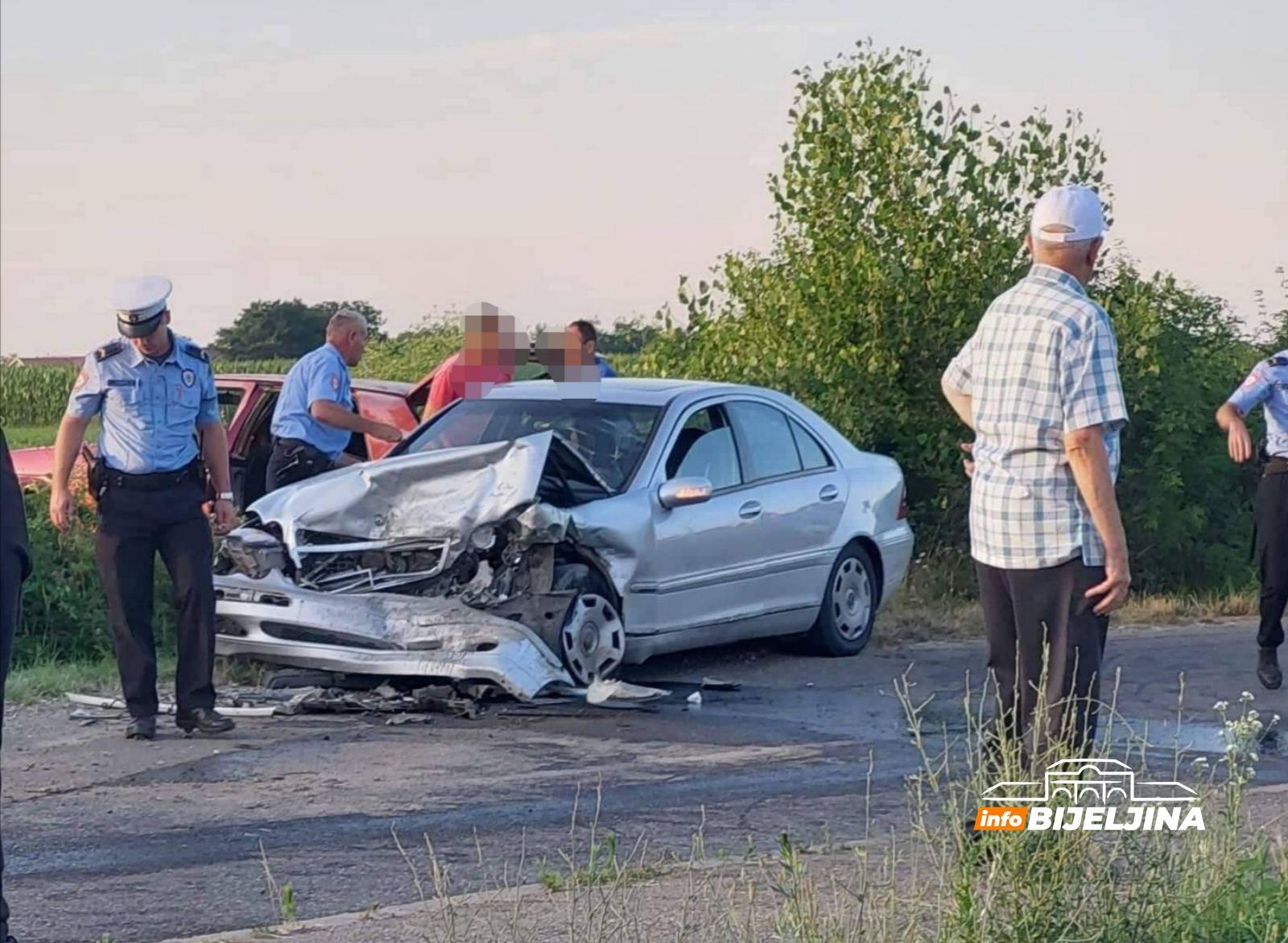 Nakon nesreće kod Bijeljine: Vozač Forda podlegao povredama u bolnici