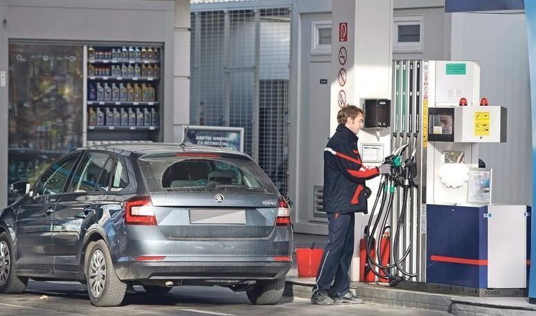 Cijene goriva divljaju mjesecima, vlast ništa ne poduzima - Avaz