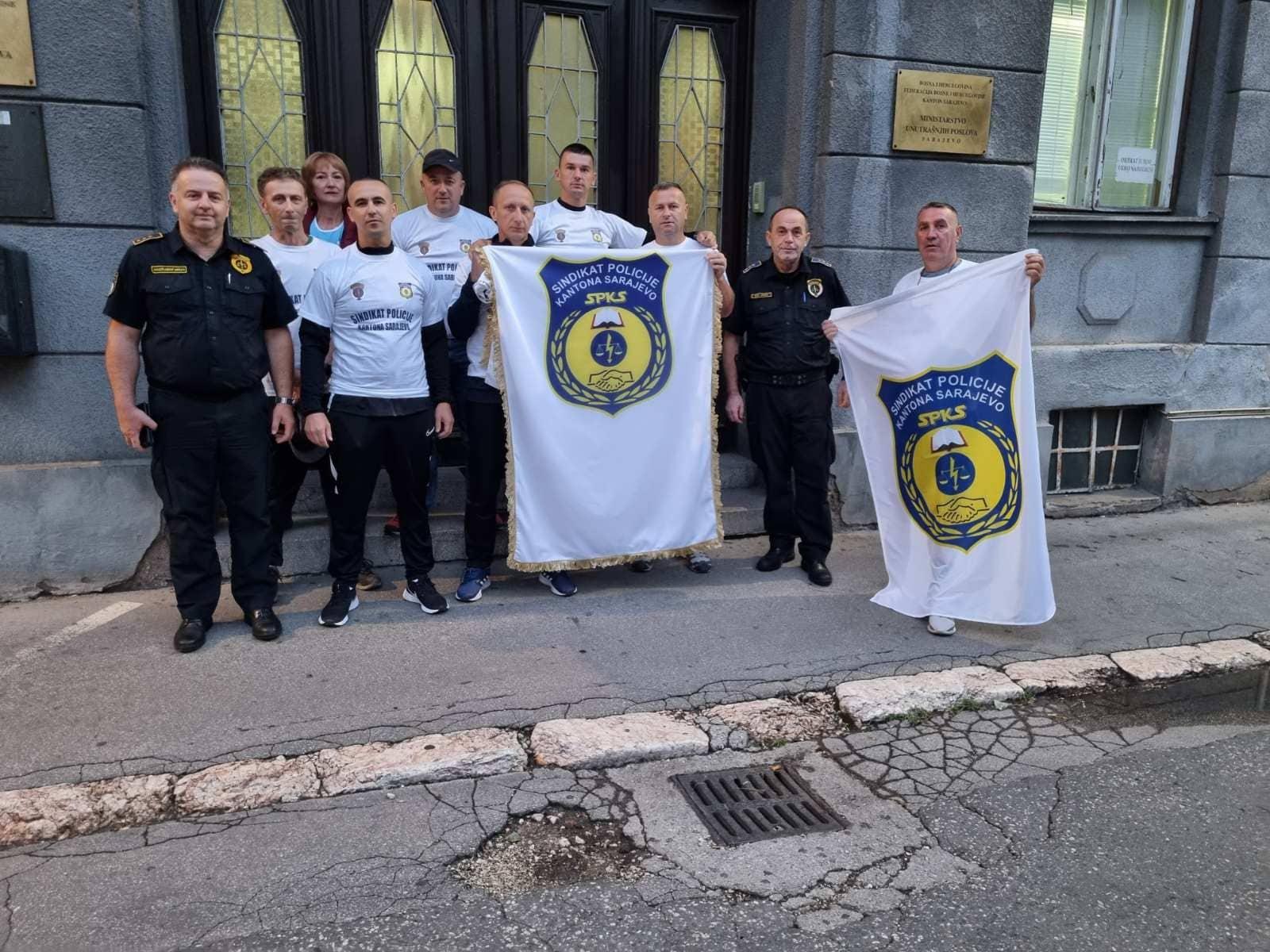 Ispred Policijske uprave u Sarajevu - Avaz