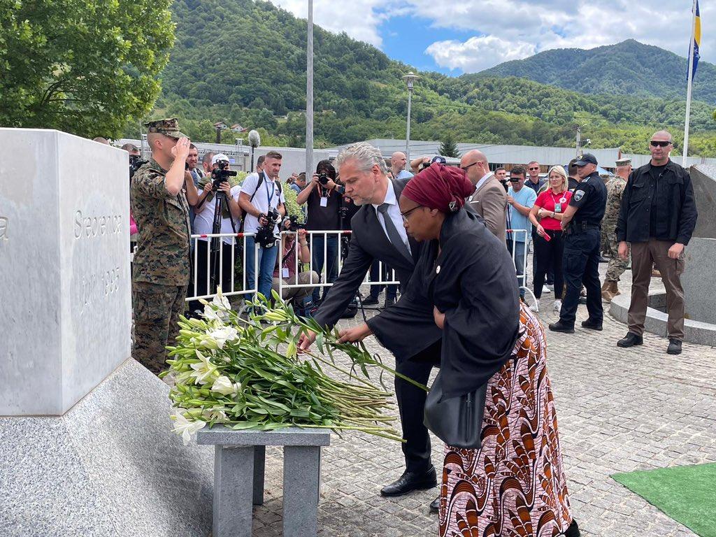 Satler: Odao počast žrtvama genocida u Srebrenici - Avaz