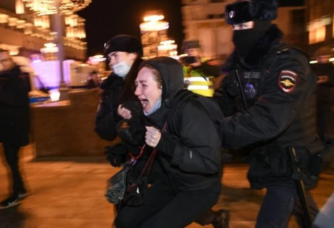 Antiratni protesti u Moskvi u martu - Avaz