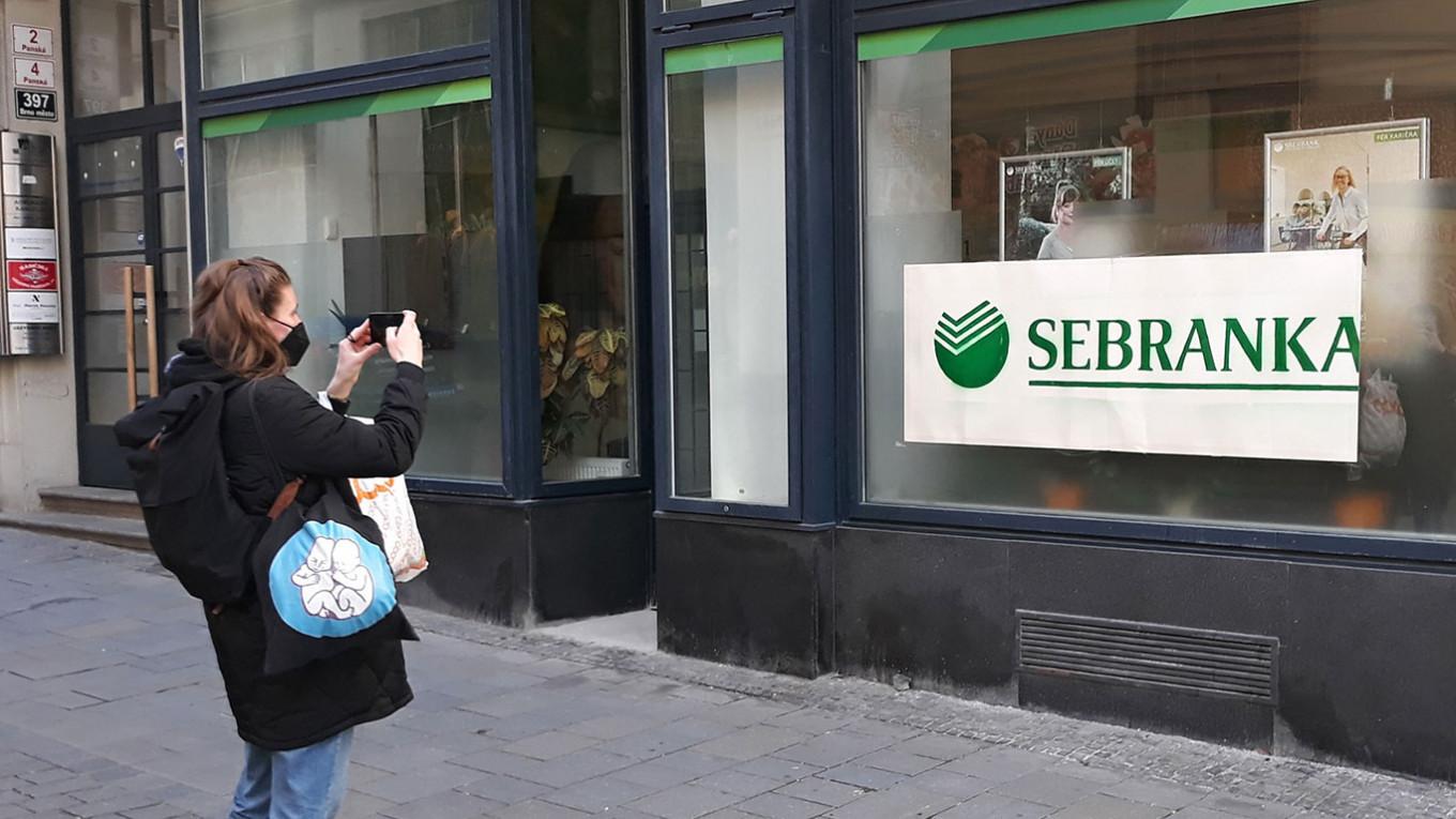 Dodavanje Sberbanka na crnu listu zamrznulo njegovu imovinu na Zapadu - Avaz
