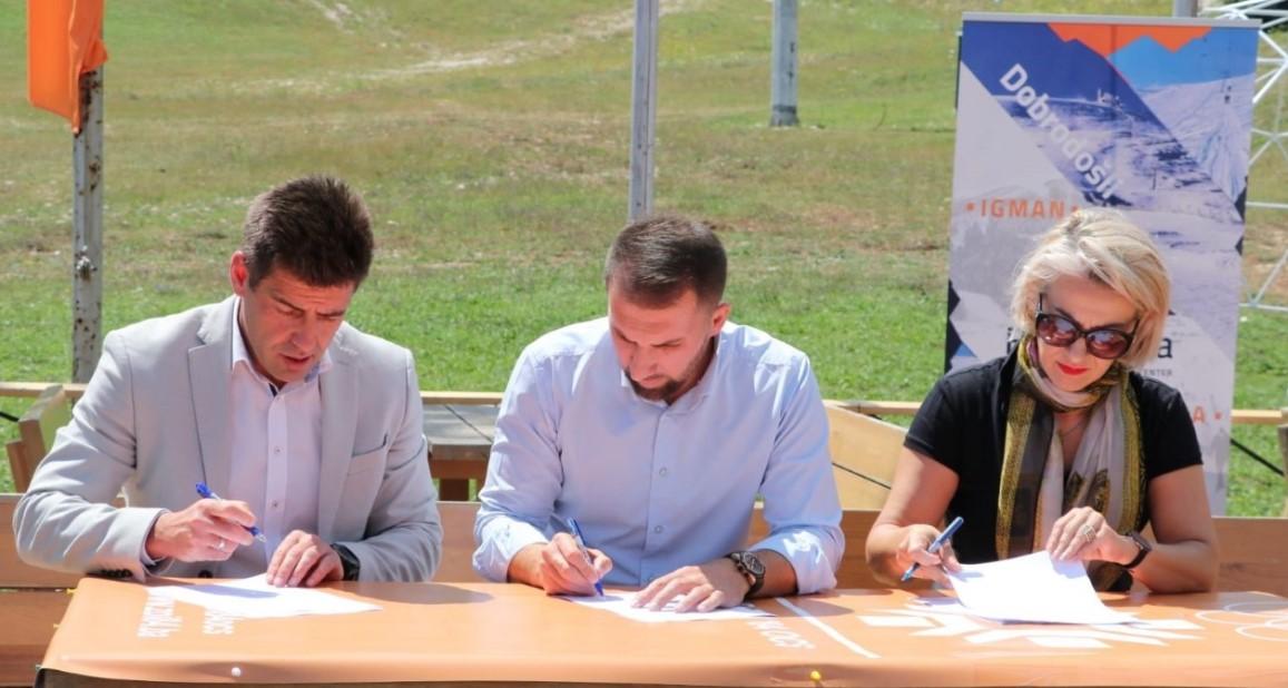 Mehić, Delić, Barlov tokom potpisivanja sporazuma - Avaz