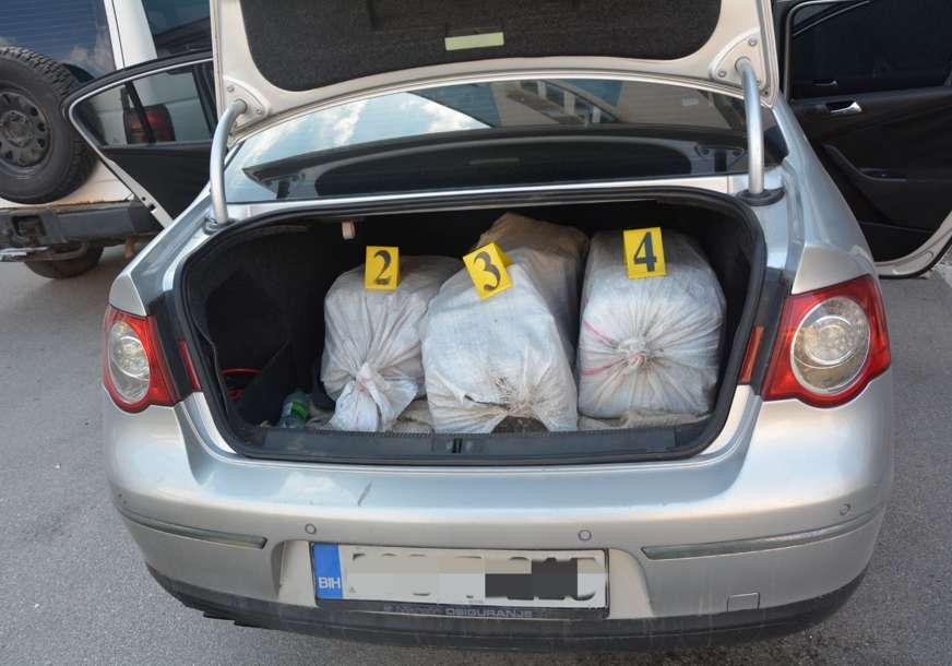 Automobilom "Passat" pokušali prokrijumčariti oko 27 kilograma marihuane - Avaz