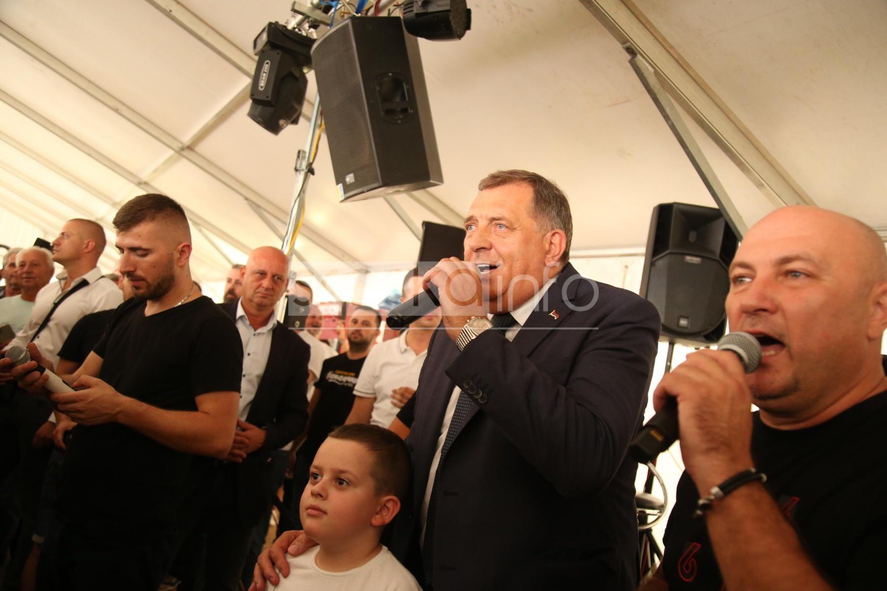 Milorad Dodik na koridi - Avaz