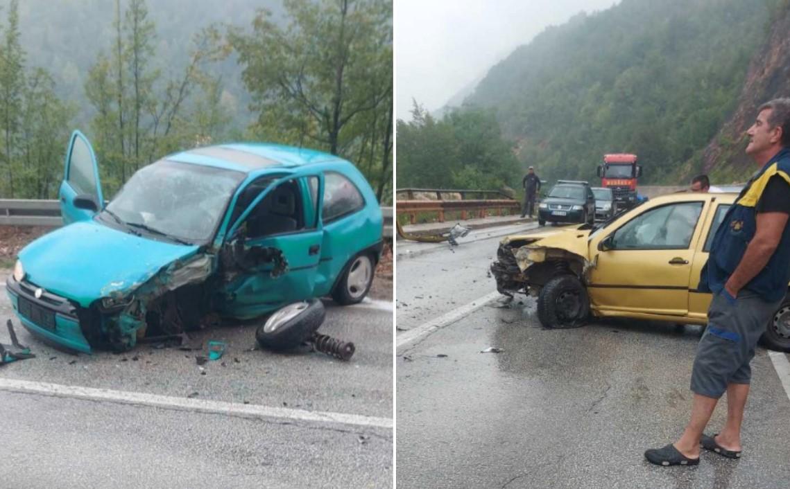 Saobraćajna nesreća na putu Sarajevo - Pale: Učestvovala dva vozila, saobraćaj potpuno obustavljen