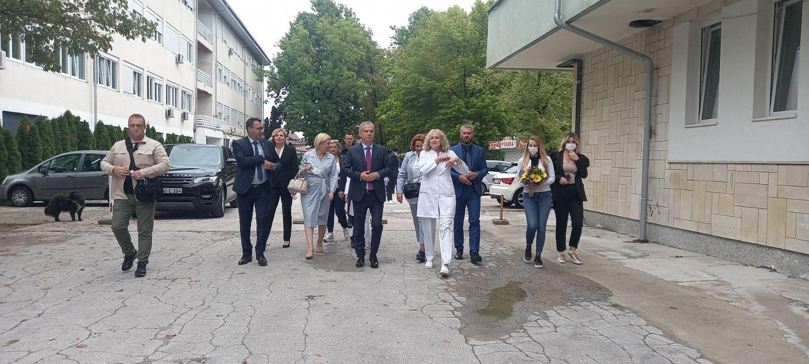 SBB počeo kampanju posjetom porodilištu u Bihaću - Avaz