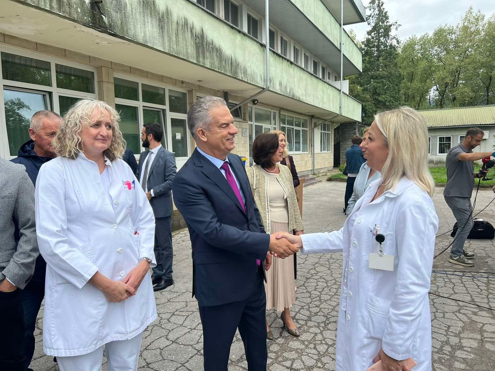 Današnja posjeta Kantonalnoj bolnici "Dr. Irfan Ljubijankić" - Avaz