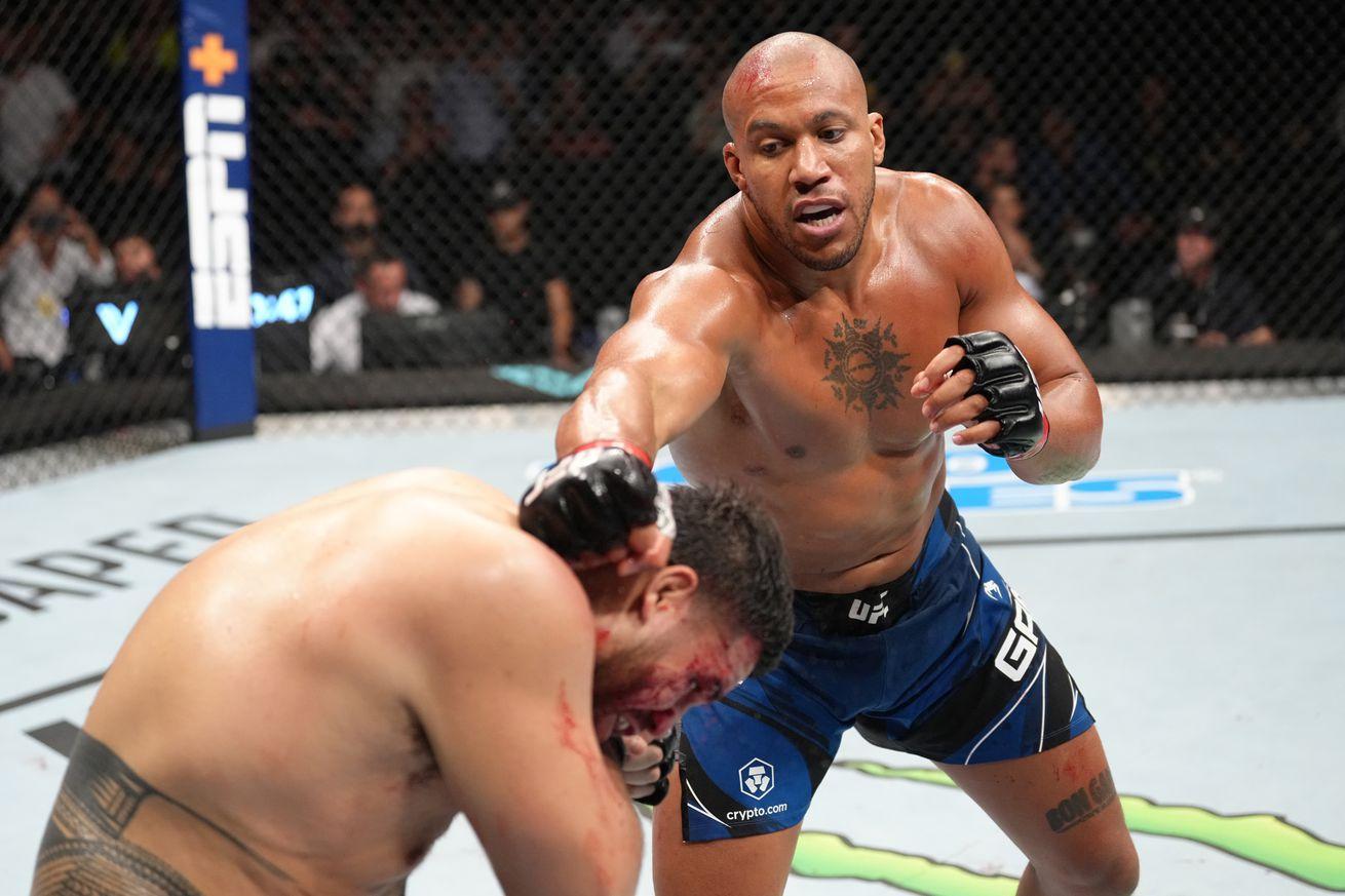 UFC spektakl u Parizu: Gan nokautom završio Tuivasu