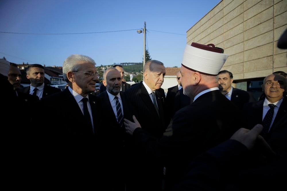 Erdoan posjetio Šehidsko mezarje Kovači i obišao Upravnu zgradu Rijaseta Islamske zajednice u BiH