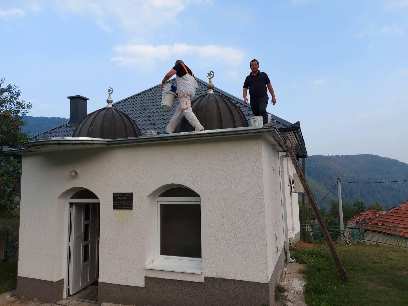 Selvedin ef. Imamović zahvalan komšijama: Svećenik na službi u Vatikanu s ocem popravio krov džamije