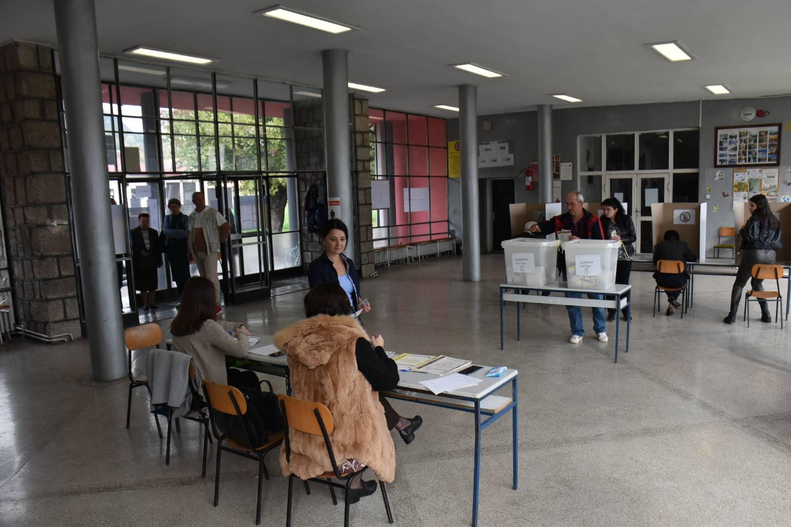 Sa biračkog mjesta u Rogatici - Avaz